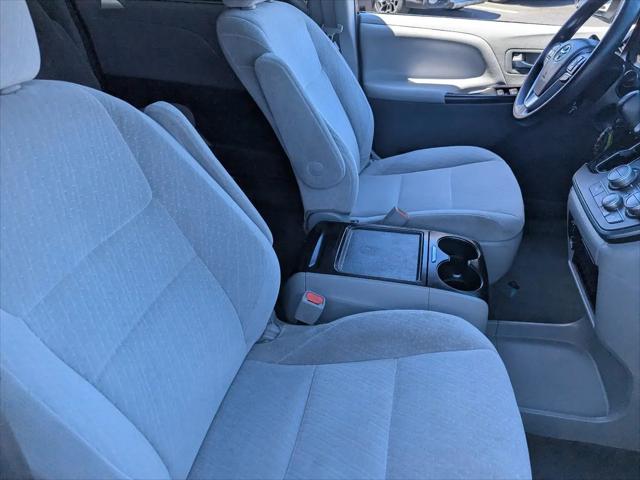 2017 Toyota Sienna LE 8 Passenger