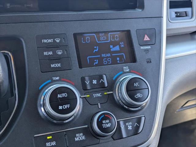 2017 Toyota Sienna LE 8 Passenger