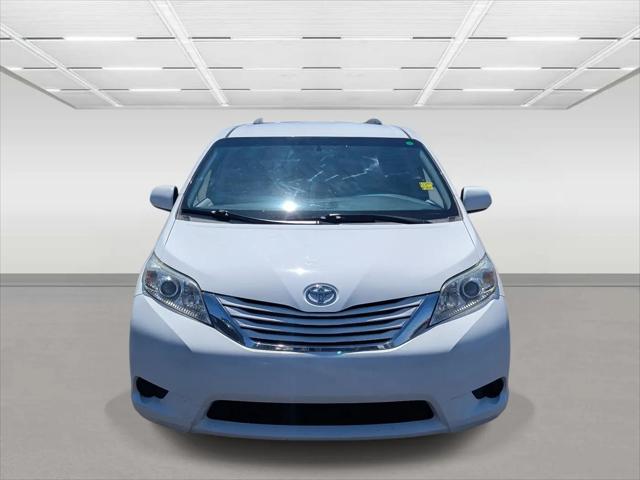 2017 Toyota Sienna LE 8 Passenger