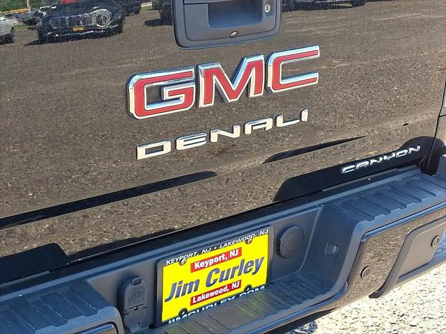 2022 GMC Canyon 4WD Crew Cab Short Box Denali