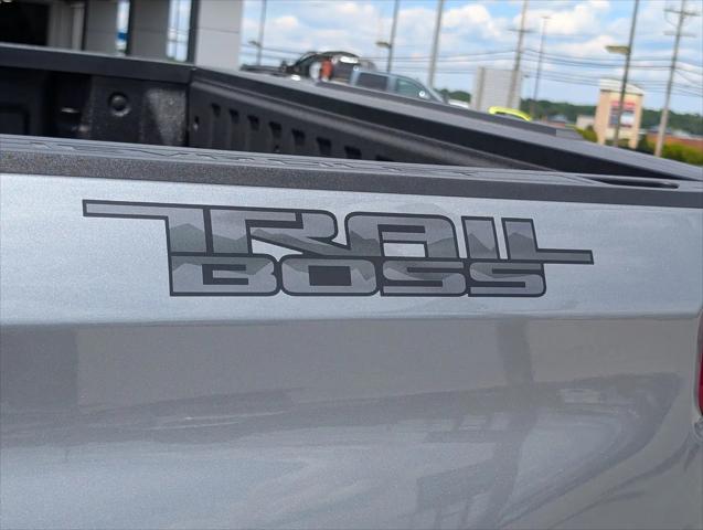 2026 Chevrolet Silverado 1500 4WD Crew Cab Standard Bed Custom Trail Boss