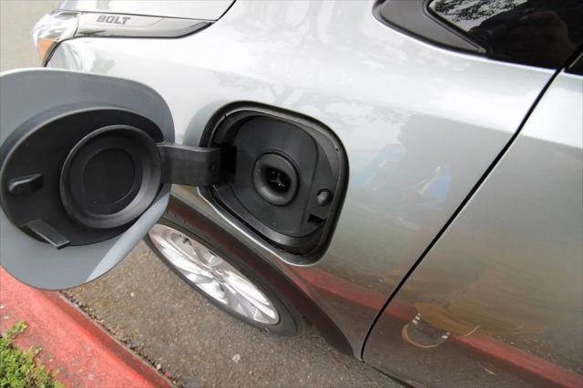 2027 Chevrolet Bolt LT FWD