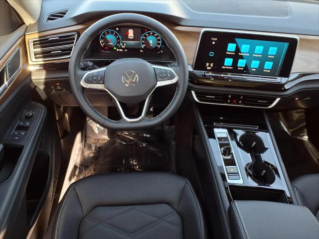 2026 Volkswagen Atlas SE with Technology