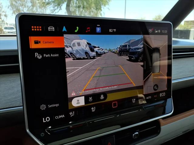 2025 Volkswagen ID. Buzz Pro S Plus with 4MOTION