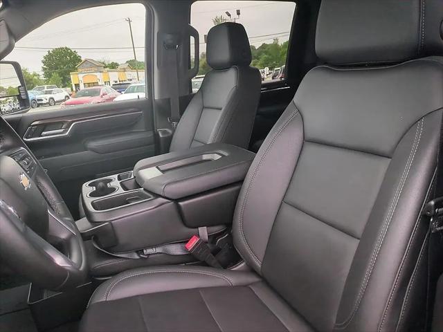 2025 Chevrolet Silverado 2500HD 4WD Crew Cab Standard Bed LT