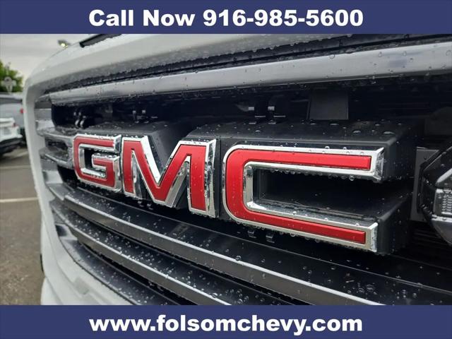 2022 GMC Sierra 1500 Limited 4WD Crew Cab Short Box AT4