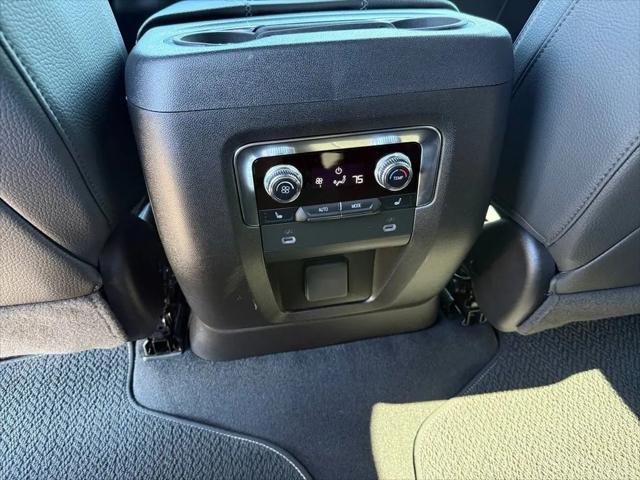 2024 GMC Yukon 4WD Denali