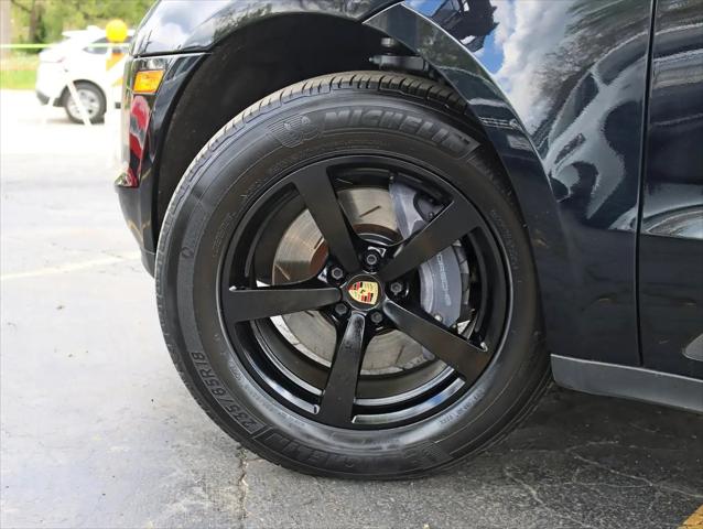 2021 Porsche Macan Macan