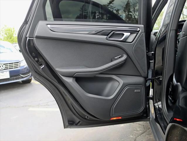 2021 Porsche Macan Macan