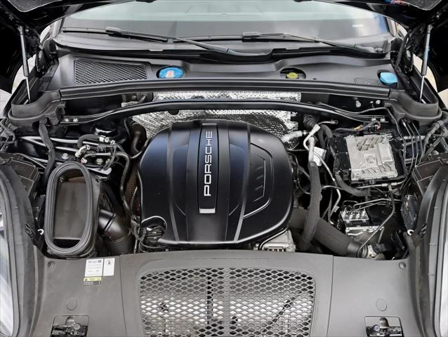 2021 Porsche Macan Macan