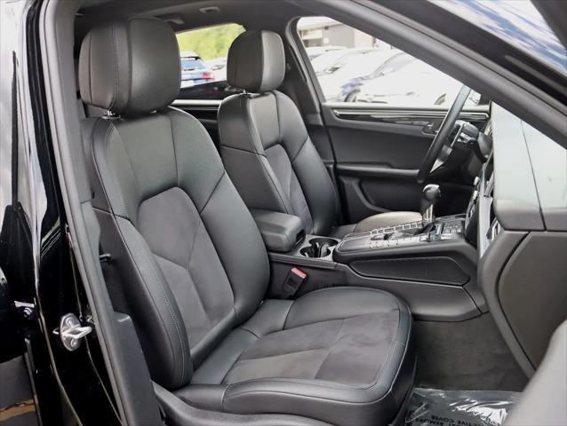 2021 Porsche Macan Macan