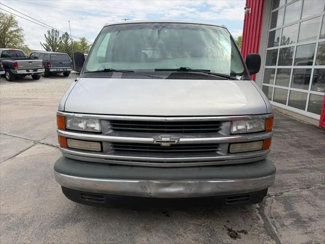 1998 Chevrolet Van G1500