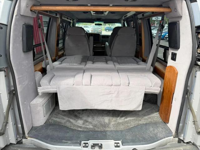 1998 Chevrolet Van G1500