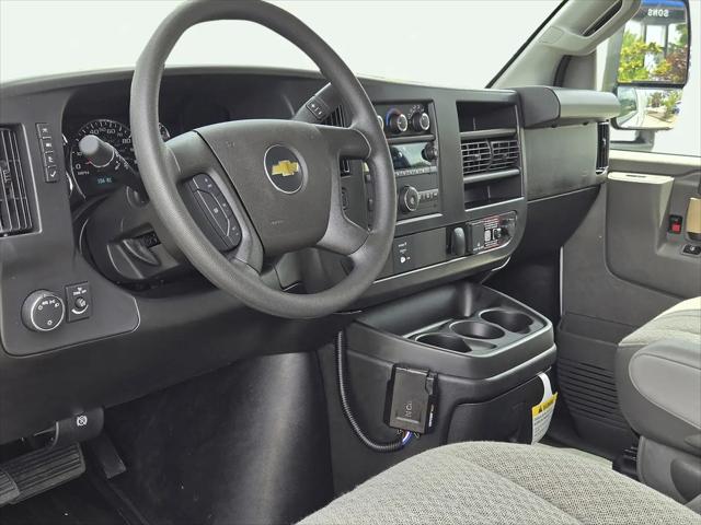2025 Chevrolet Express Cutaway 4500 Van