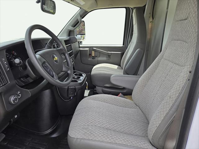 2025 Chevrolet Express Cutaway 4500 Van