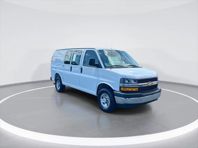2026 Chevrolet Express Cargo Van 2500 Regular Wheelbase, WT, RWD