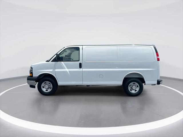 2026 Chevrolet Express Cargo Van 2500 Regular Wheelbase, WT, RWD