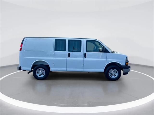 2026 Chevrolet Express Cargo Van 2500 Regular Wheelbase, WT, RWD