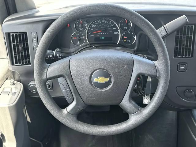 2026 Chevrolet Express Cargo Van 2500 Regular Wheelbase, WT, RWD