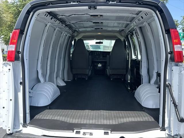 2026 Chevrolet Express Cargo Van 2500 Regular Wheelbase, WT, RWD
