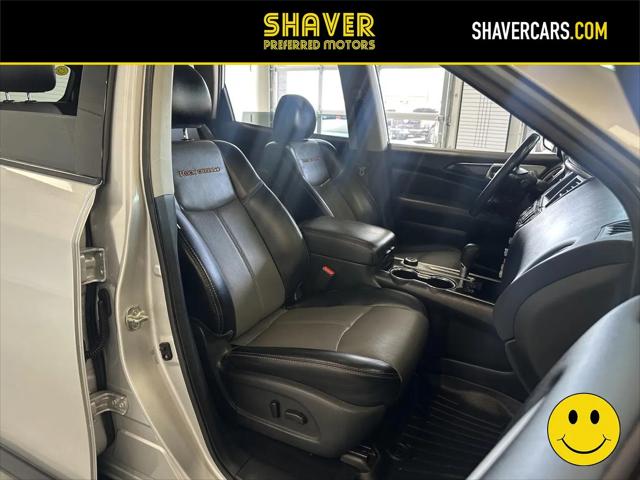 2019 Nissan Pathfinder SL