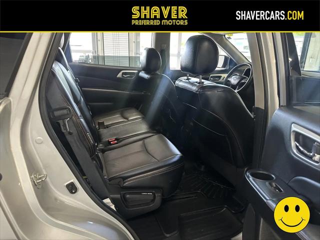 2019 Nissan Pathfinder SL
