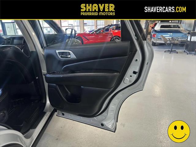 2019 Nissan Pathfinder SL