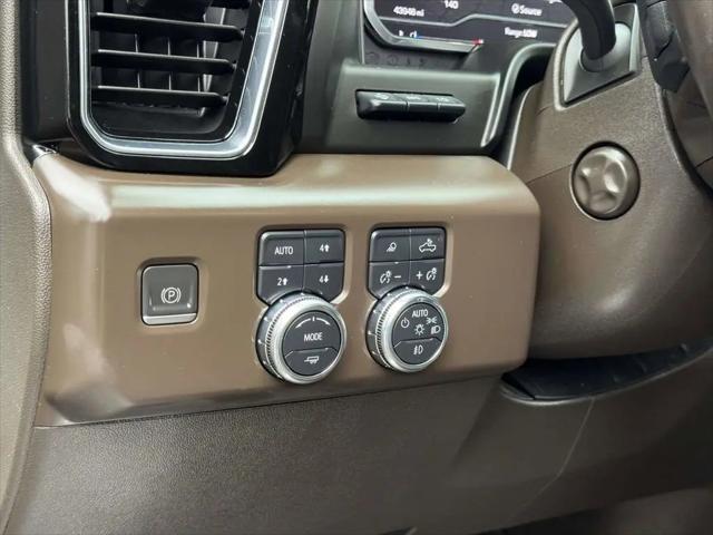 2023 GMC Sierra 1500 4WD Crew Cab Short Box Denali