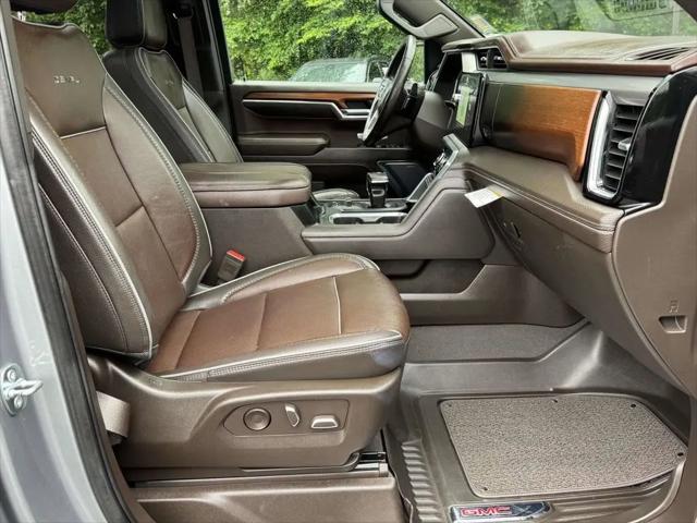 2023 GMC Sierra 1500 4WD Crew Cab Short Box Denali