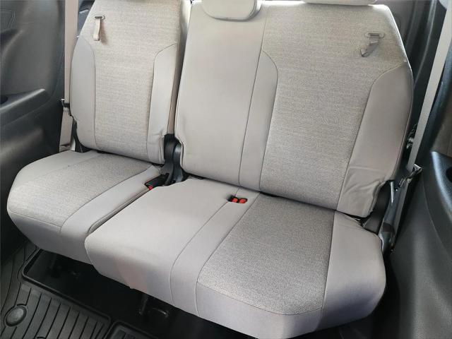 2025 Toyota Sienna LE