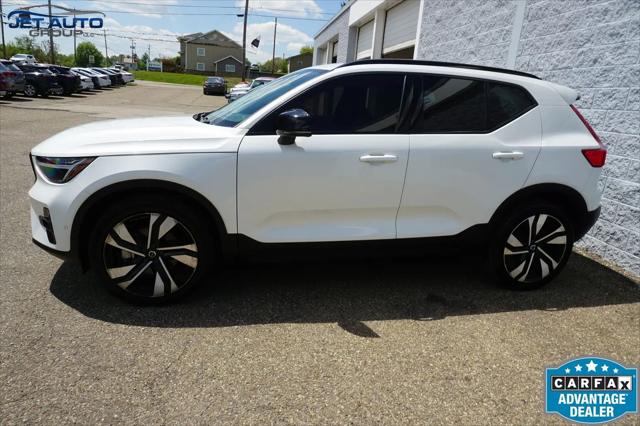 2023 Volvo XC40 B5 Plus Dark Theme