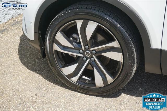 2023 Volvo XC40 B5 Plus Dark Theme