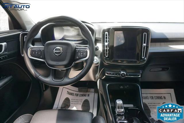 2023 Volvo XC40 B5 Plus Dark Theme