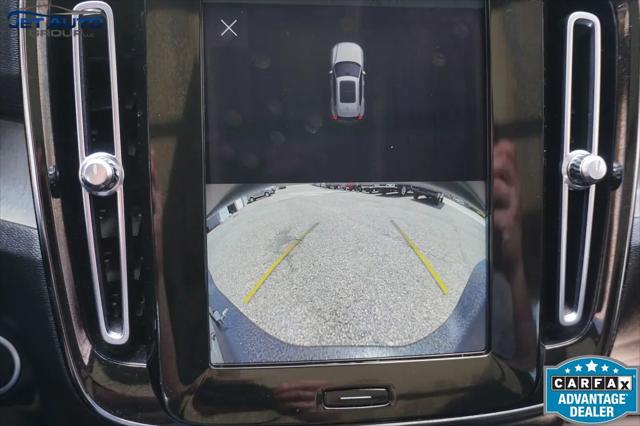 2023 Volvo XC40 B5 Plus Dark Theme