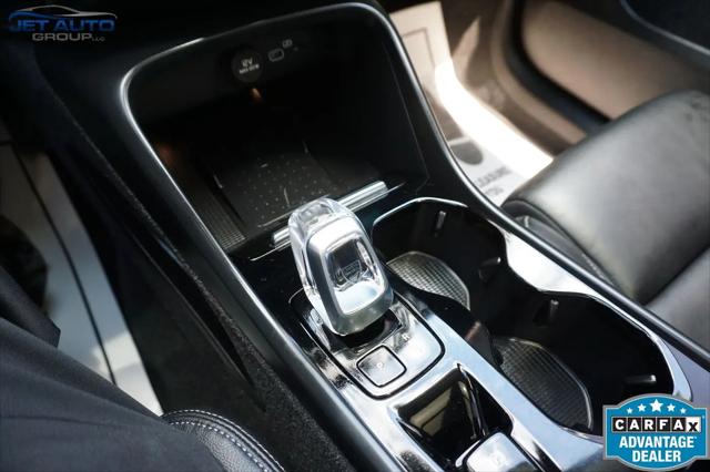 2023 Volvo XC40 B5 Plus Dark Theme