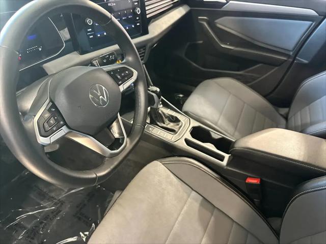 2025 Volkswagen Jetta 1.5T SE