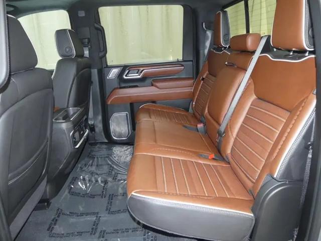 2025 GMC Sierra 3500HD 4WD Crew Cab Long Bed Denali Ultimate