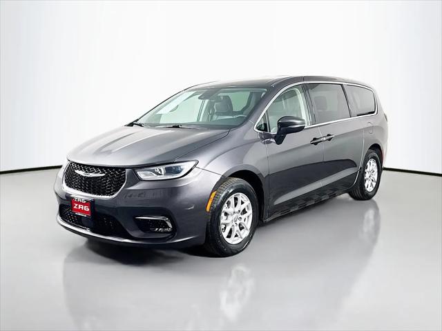 2023 Chrysler Pacifica Touring L for sale in Lynnwood, WA