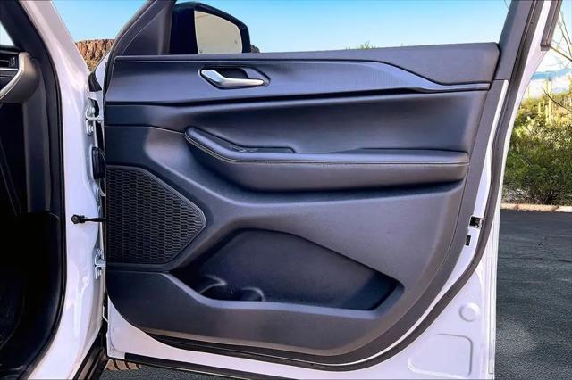 2024 Jeep Grand Cherokee L Altitude X 4x4