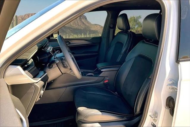2024 Jeep Grand Cherokee L Altitude X 4x4