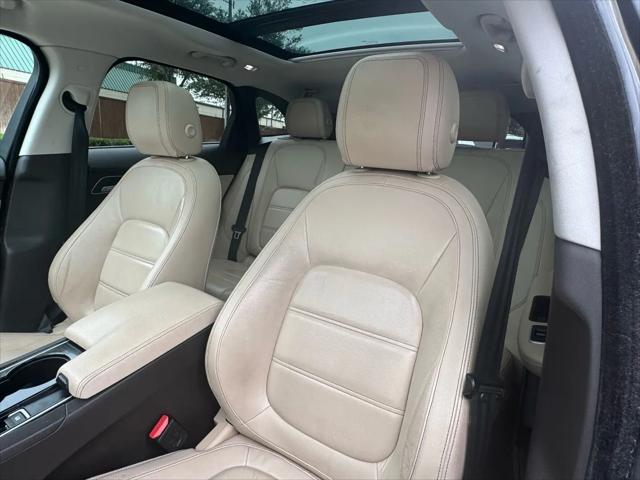 2017 Jaguar F-PACE 35t Prestige