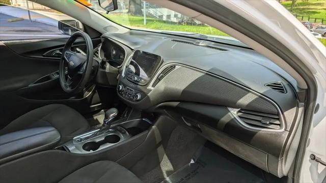 2022 Chevrolet Malibu FWD LT