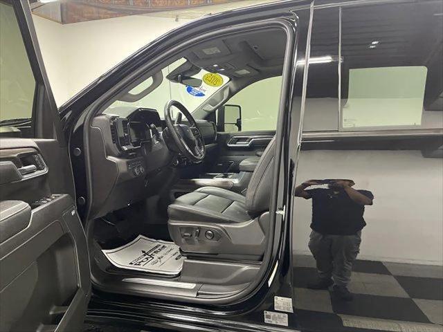 2025 Chevrolet Silverado 2500HD 4WD Crew Cab Standard Bed LTZ