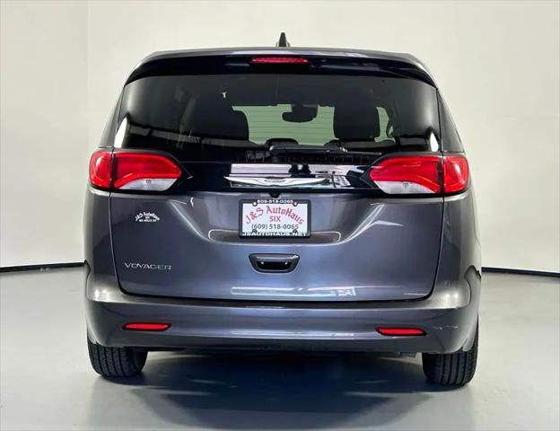 2023 Chrysler Voyager LX