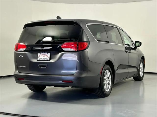2023 Chrysler Voyager LX