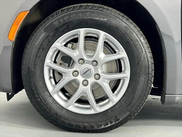 2023 Chrysler Voyager LX