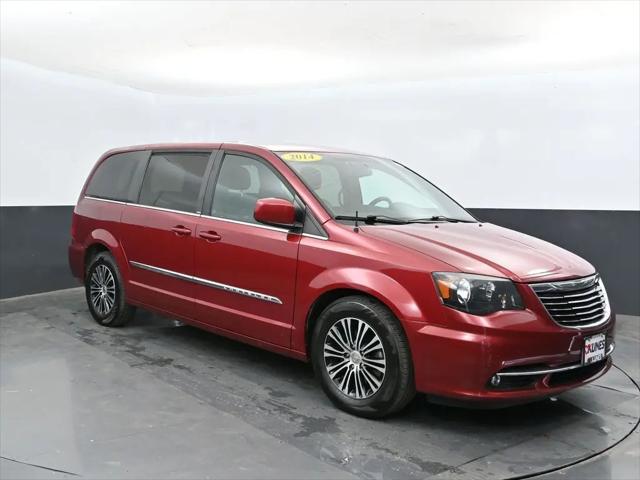 2014 Chrysler Town & Country S