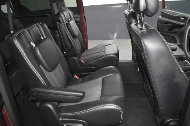 2014 Chrysler Town & Country S