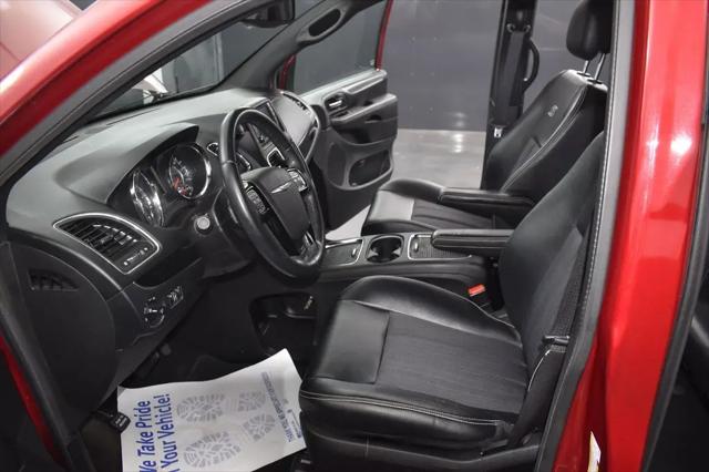 2014 Chrysler Town & Country S