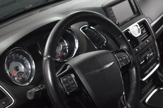 2014 Chrysler Town & Country S